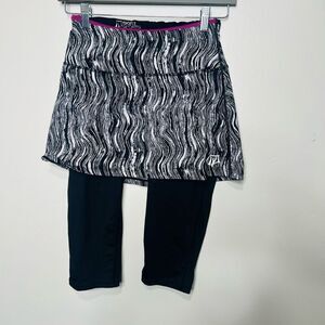 Skirt Sports Black White Skirt over Capri Workout Tennis Pickleball Pants
